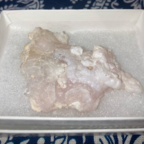 Pink opal healing crystal - Picture 2 of 2